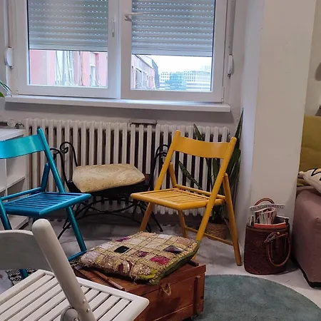 Blue Sparrow, Center Apartment